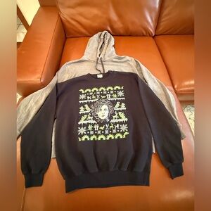Bundle 2 Sweatshirts Edward Scissorhands Christmas Crewneck Nike Gray Hoodie
